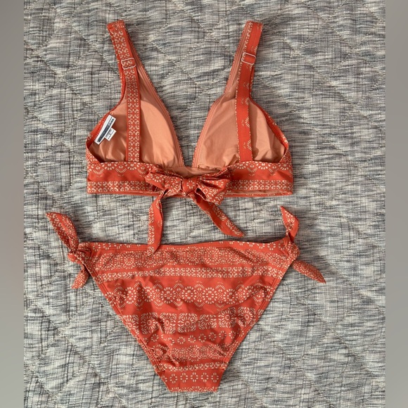 NWOT Robin Piccone Bikini Set Sz Small | Robin Piccone 2-Piece Bikini Set Small- - Picture 2 of 8